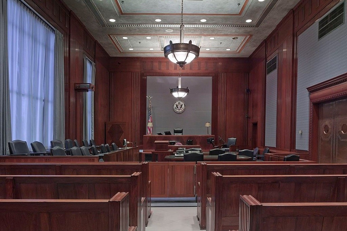 From Crime Scene to Courtroom The Process of Tracking Evidence PMI